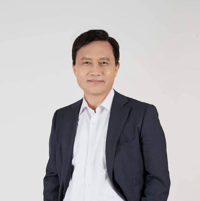 기업이 수익 가치를 극대화하고 공공기관은 공익 가치를 추구하지만 그 어떤 식으로든 통합의 밸류는 반드시 달성돼야 한다고 강조하는 ‘골수’삼성맨 출신 윤호열 전남바이오진흥원장. 그는 삼성 재직 때부터 배운 지속성장, 사회적 기여, 자아실현이라는 3대 경영원칙을 고수하고 있다./전남바이오진흥원 제공