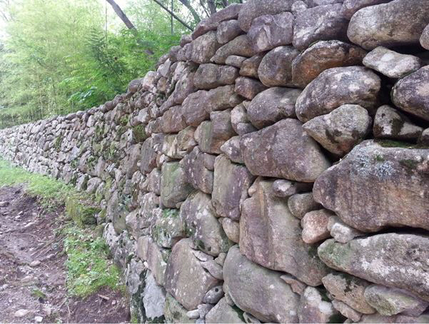 고광순 의병장과 그 의진 23명이 일본군과 싸우다가 순국한 구례 연곡사의 돌담(성벽)