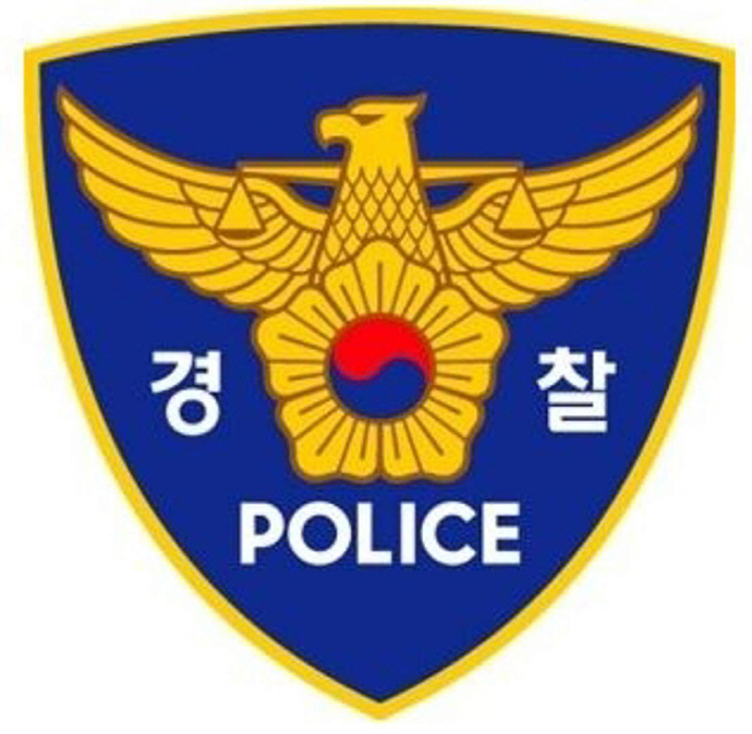'스토킹 의심' 50대, <b>흉기난동</b> 벌이다 <b>경찰</b> <b>총격</b>에 사망(종합)
