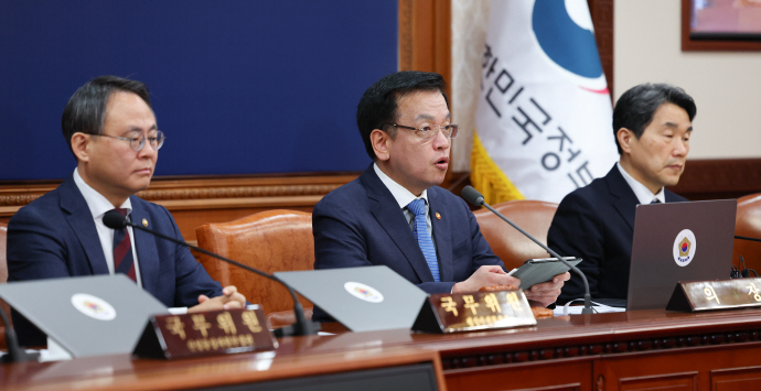 최상목 대행 "<b>명태균 특검법 재의요구</b>권 행사"…대행직 맡고 8번째