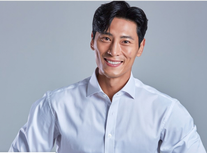 ** 로또 1196회 당첨번호 전격 발표! ✨ 황금손 김재우의 긍정 에너지, 행운을 부르는 숫자는?
**