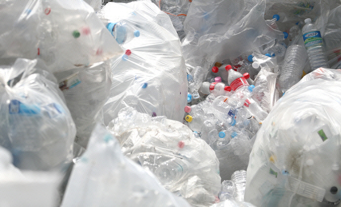 친환경 소비 본격 시동...'무라벨 생수' 내년 의무화 - 뉴스 썸네일 이미지