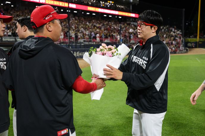 <b>양현종</b> KBO 역대 두 번째 <b>190승</b>…KIA, LG전 위닝시리즈