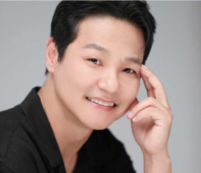 ** 로또 1235회 추첨: 배우 홍경인 '황금손' 출연! 지난주 1등 명당 & 당첨 분석!
**